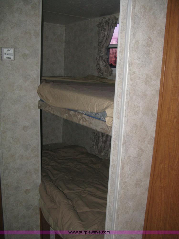 image for item A6025 2004 Coachmen Spirit of America Limited Edition camper trailer