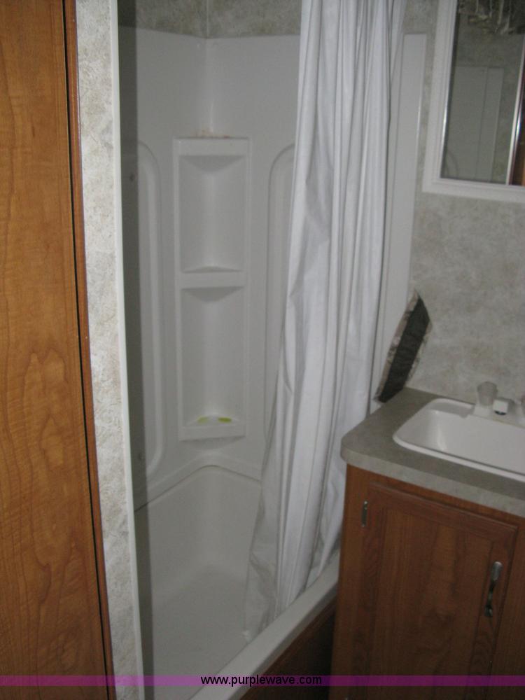 image for item A6025 2004 Coachmen Spirit of America Limited Edition camper trailer