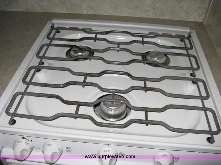 image for item A6025 2004 Coachmen Spirit of America Limited Edition camper trailer