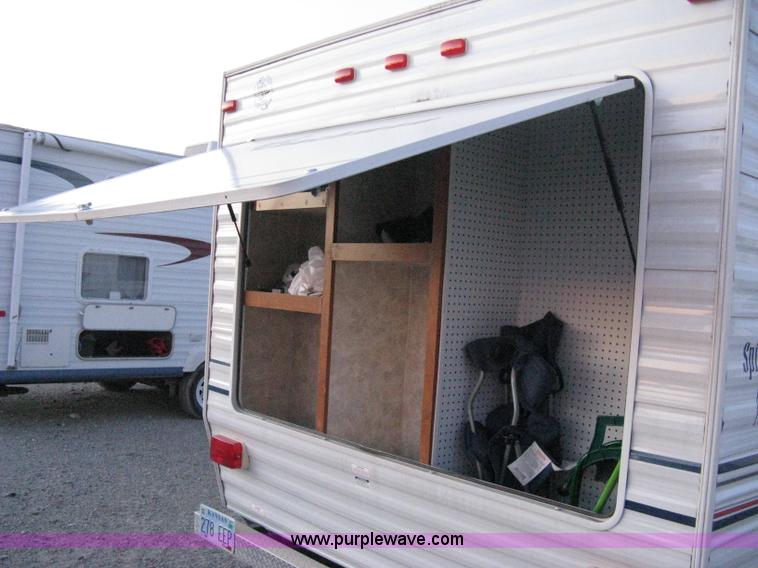 image for item A6025 2004 Coachmen Spirit of America Limited Edition camper trailer