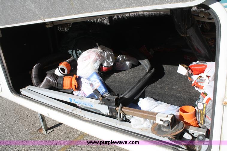 image for item A6627 2002 Montana High Country fifth wheel camper