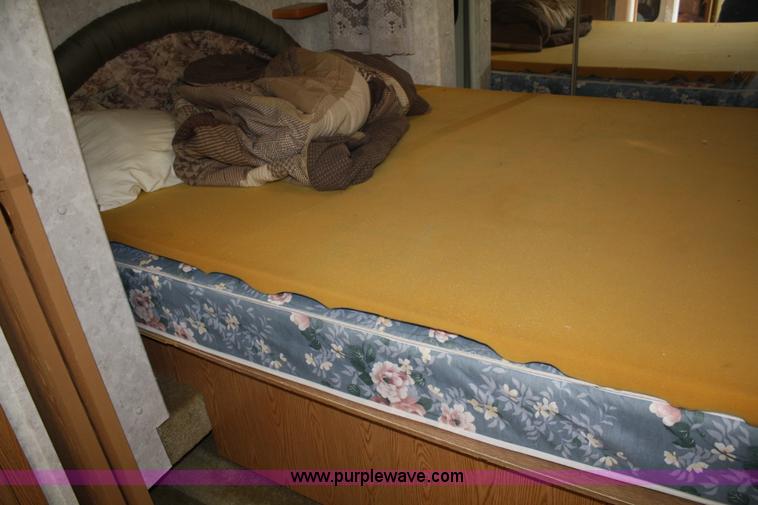 image for item A6627 2002 Montana High Country fifth wheel camper