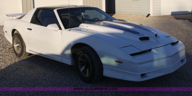 image for item A6632 1986 Pontiac Firebird Trans Am