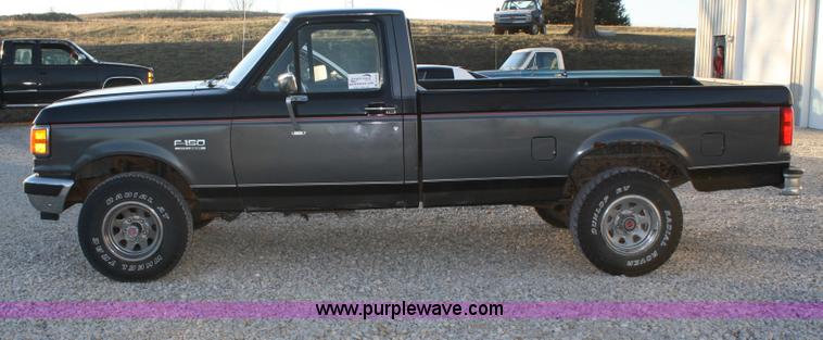 image for item A6633 1989 Ford F150 pickup truck