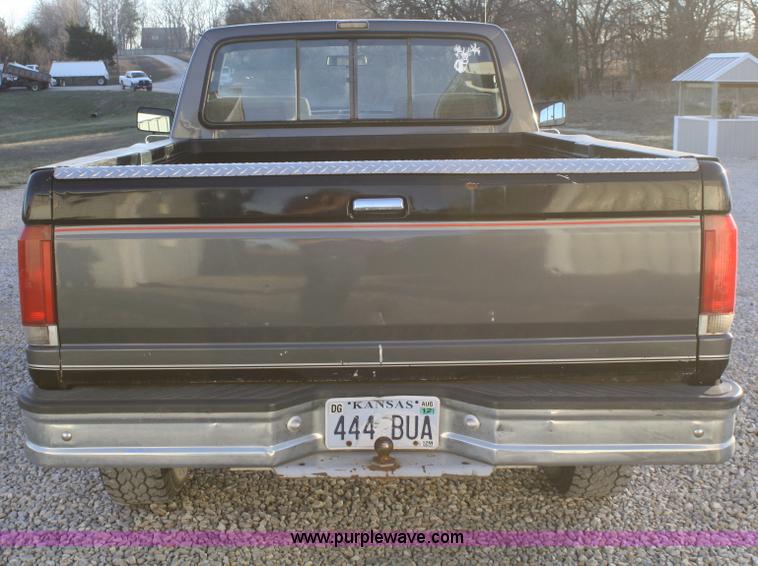 image for item A6633 1989 Ford F150 pickup truck