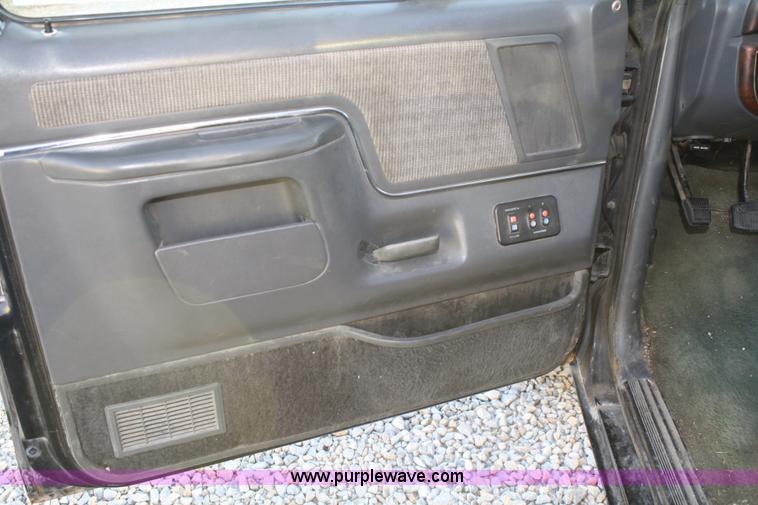 image for item A6633 1989 Ford F150 pickup truck