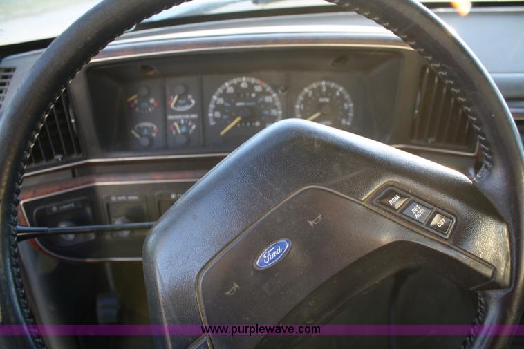 image for item A6633 1989 Ford F150 pickup truck