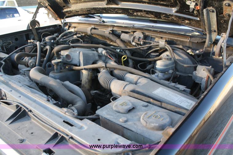 image for item A6633 1989 Ford F150 pickup truck