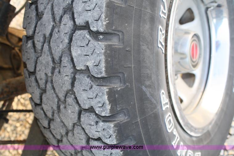 image for item A6633 1989 Ford F150 pickup truck