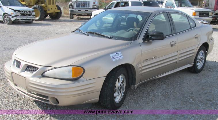 image for item B2517 2001 Pontiac Grand Am SE