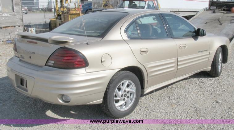 image for item B2517 2001 Pontiac Grand Am SE