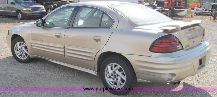 image for item B2517 2001 Pontiac Grand Am SE
