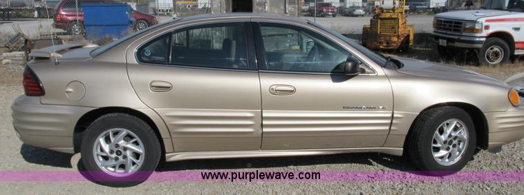 image for item B2517 2001 Pontiac Grand Am SE