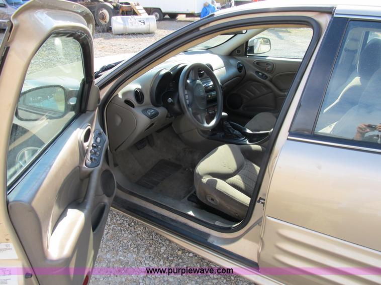 image for item B2517 2001 Pontiac Grand Am SE