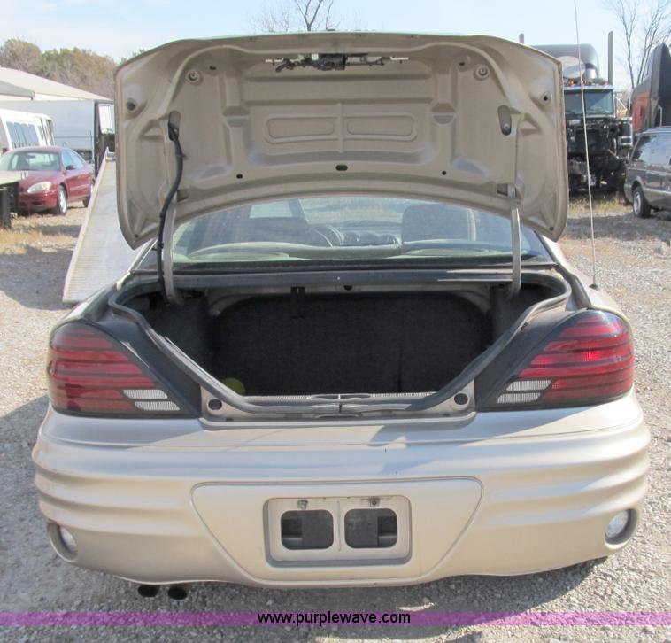 image for item B2517 2001 Pontiac Grand Am SE