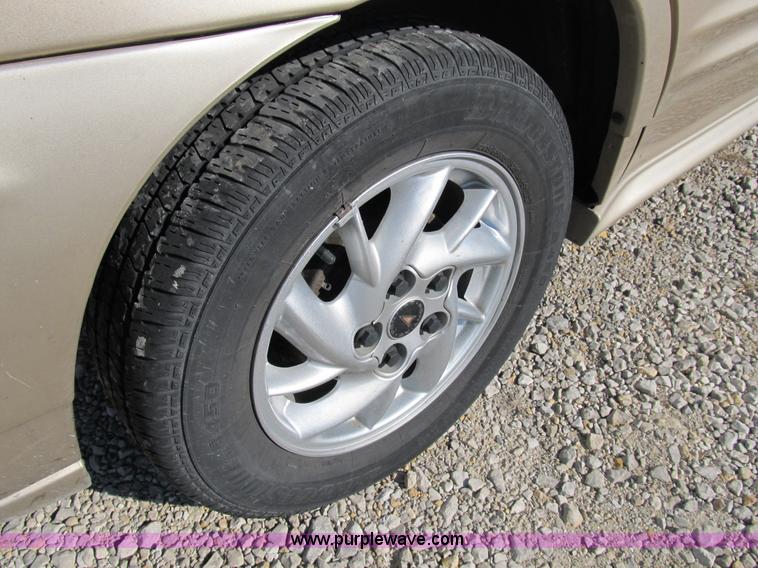 image for item B2517 2001 Pontiac Grand Am SE