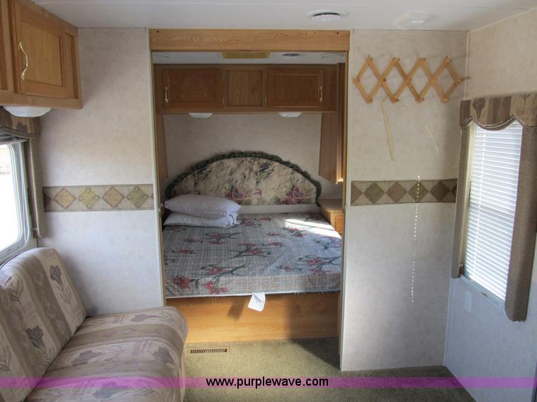 image for item B2519 2002 Keystone Sport Hornet camper