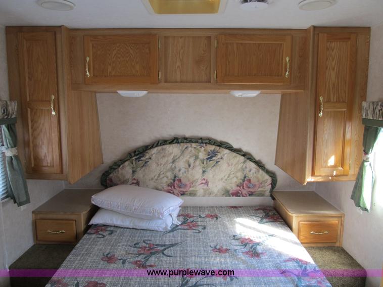 image for item B2519 2002 Keystone Sport Hornet camper