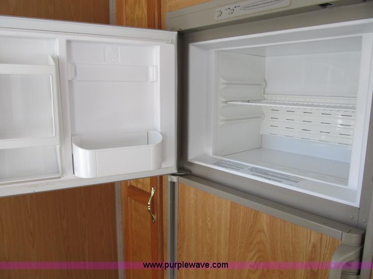 image for item B2519 2002 Keystone Sport Hornet camper