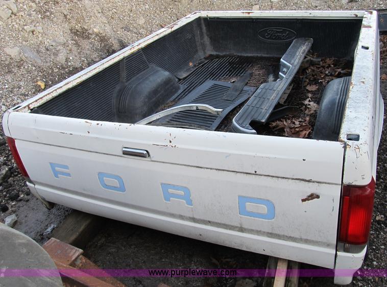 image for item B2572 1990 Ford F250 pickup truck bed