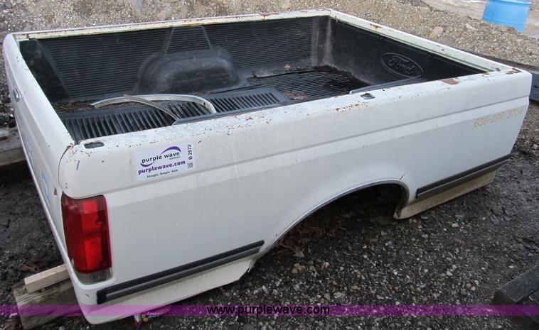 image for item B2572 1990 Ford F250 pickup truck bed