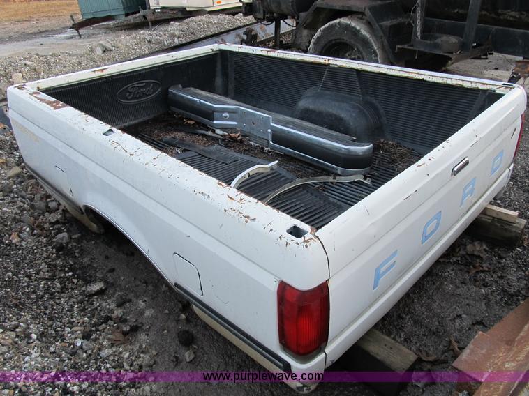 image for item B2572 1990 Ford F250 pickup truck bed