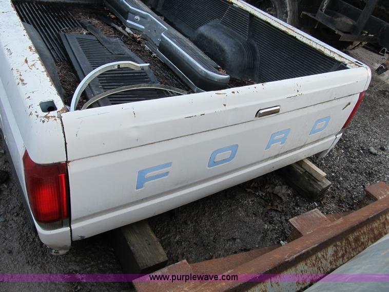 image for item B2572 1990 Ford F250 pickup truck bed