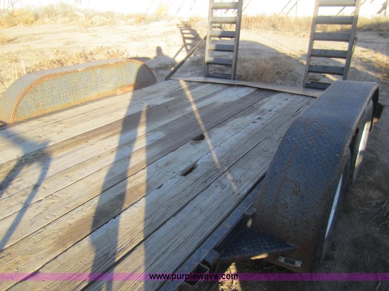 image for item B3026 2000 Mac-lander ET-1406 14' trailer