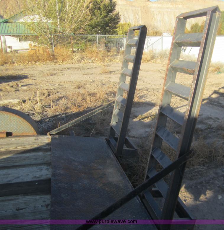 image for item B3026 2000 Mac-lander ET-1406 14' trailer