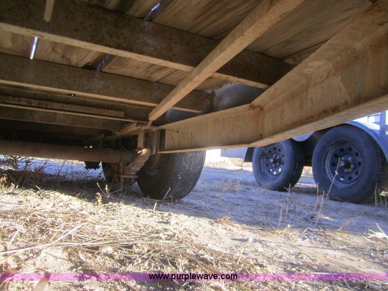 image for item B3026 2000 Mac-lander ET-1406 14' trailer