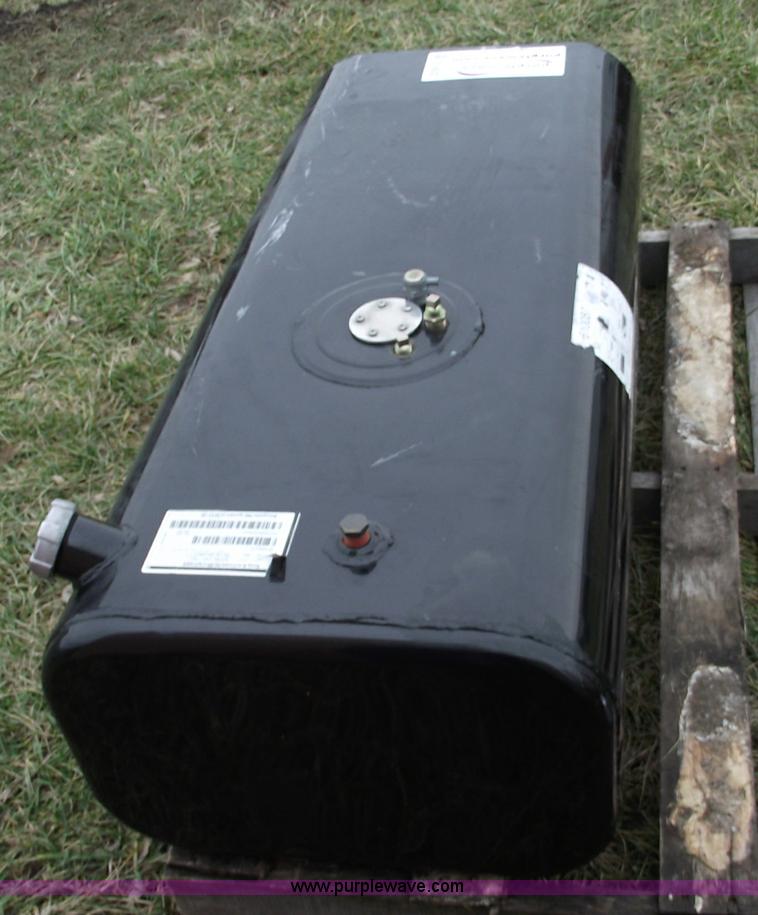 image for item B6032 2003 49 gallon diesel fuel tank