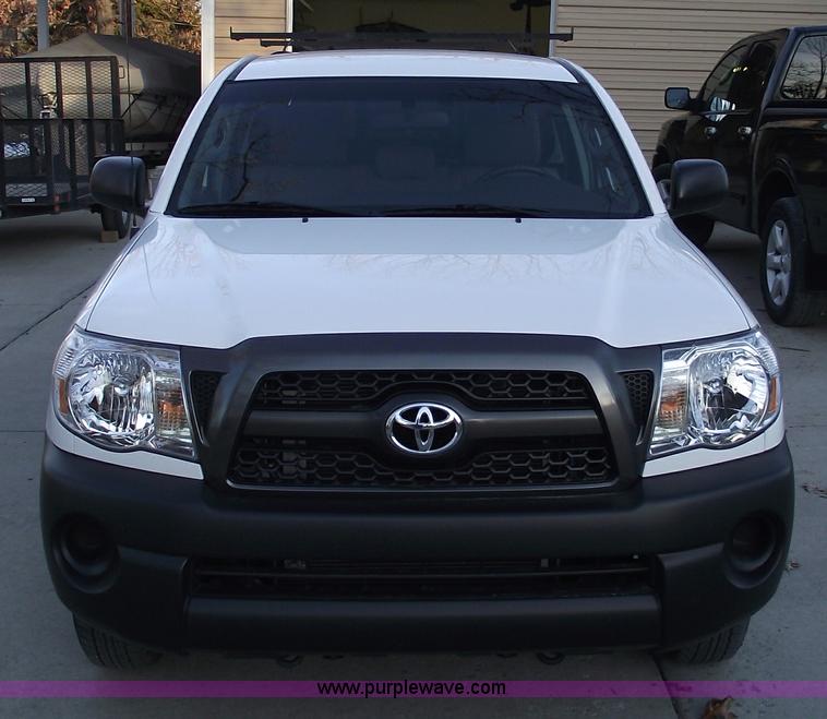 image for item B6045 2011 Toyota Tacoma pickup truck