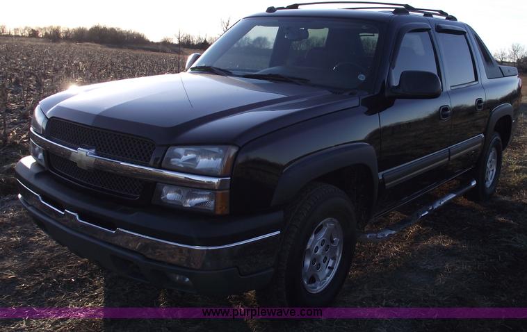 image for item B6055 2004 Chevrolet Avalanche 1500
