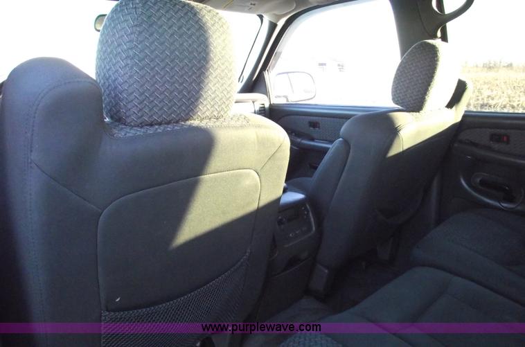 image for item B6055 2004 Chevrolet Avalanche 1500