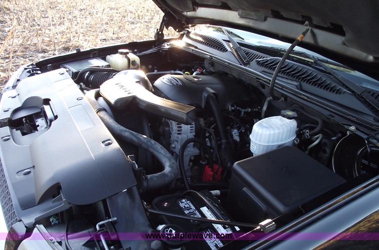 image for item B6055 2004 Chevrolet Avalanche 1500