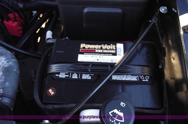 image for item B6055 2004 Chevrolet Avalanche 1500