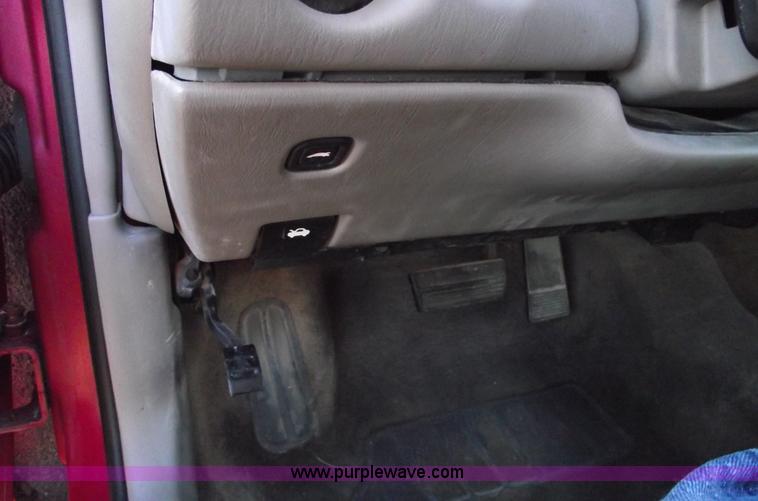 image for item B6056 2005 Chevrolet Impala