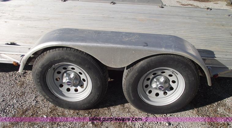 image for item B6092 2007 Featherlite 3111 aluminum trailer