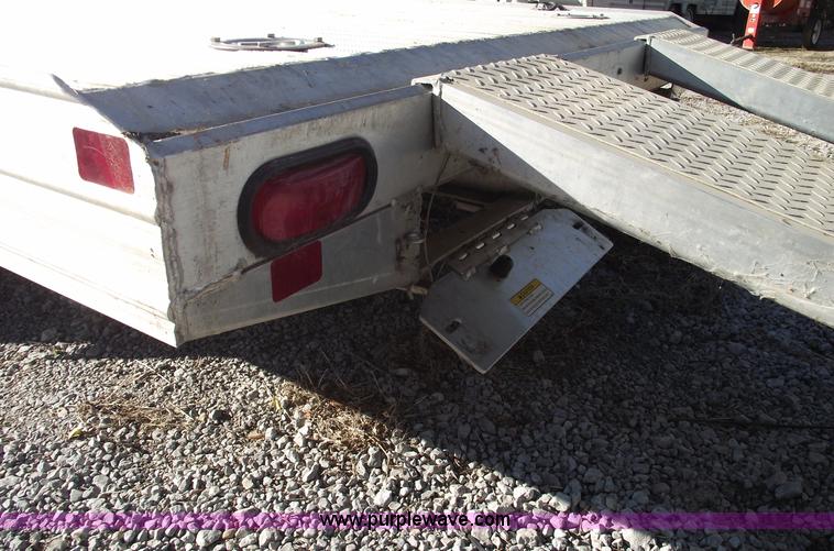 image for item B6092 2007 Featherlite 3111 aluminum trailer