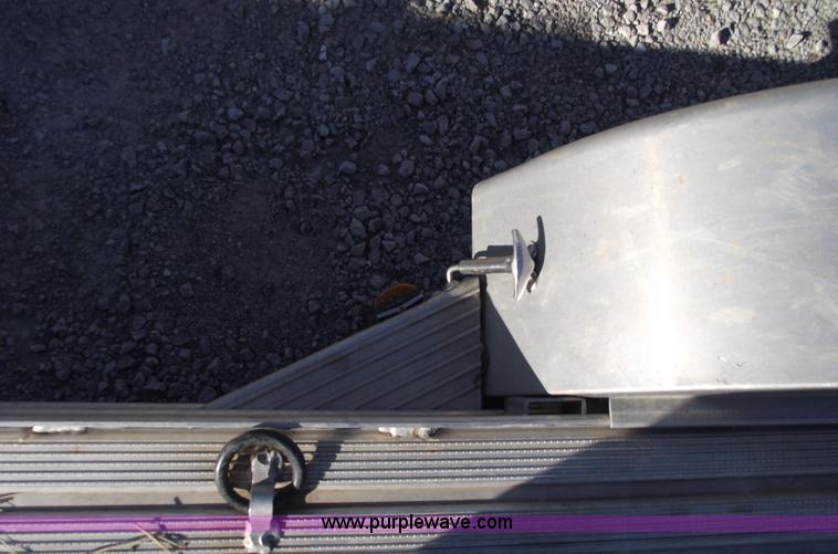 image for item B6092 2007 Featherlite 3111 aluminum trailer