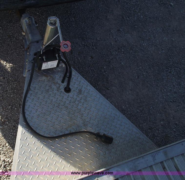 image for item B6092 2007 Featherlite 3111 aluminum trailer