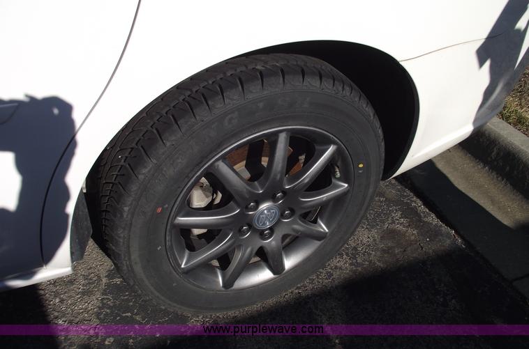 image for item B6104 2006 Buick Lucerne CXL