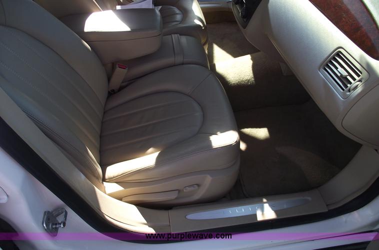 image for item B6104 2006 Buick Lucerne CXL