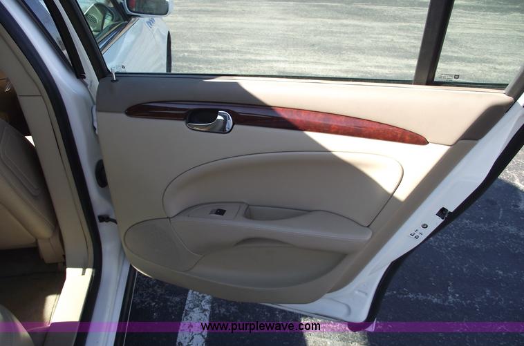 image for item B6104 2006 Buick Lucerne CXL