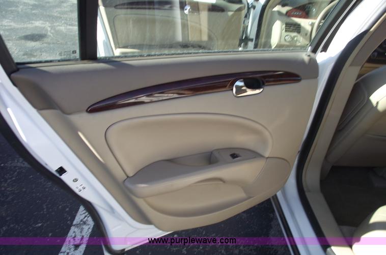 image for item B6104 2006 Buick Lucerne CXL