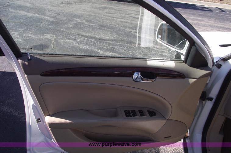 image for item B6104 2006 Buick Lucerne CXL
