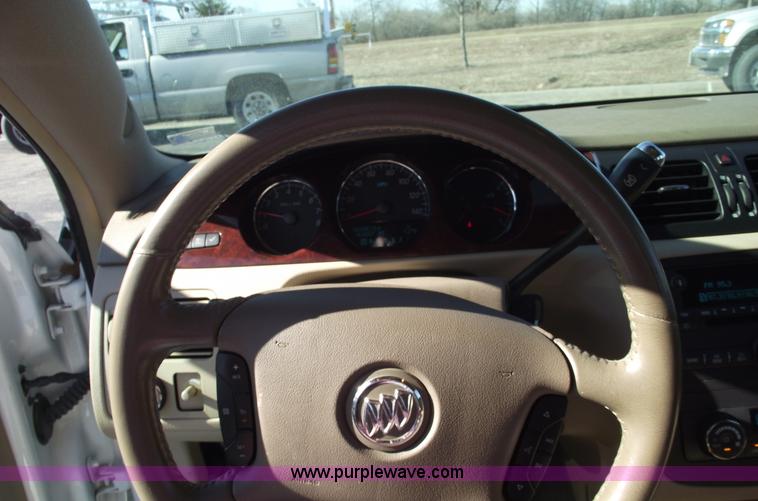 image for item B6104 2006 Buick Lucerne CXL