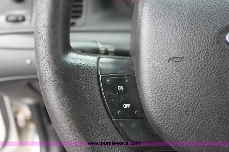 image for item B8660 2006 Ford Crown Victoria Police Interceptor