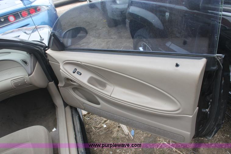 image for item B8733 1999 Ford Mustang