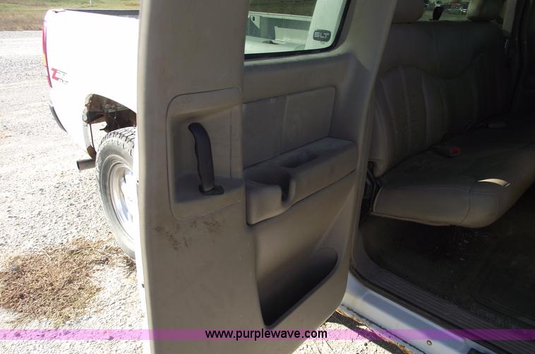 image for item C5885 2002 GMC Sierra K1500 SLT Z-71 extended cab pickup truck